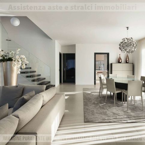 Casa bi/trifamiliare in residenziale in Via Risorgimento 59