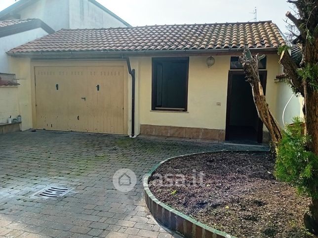 Casa indipendente in residenziale in Strada Nuova
