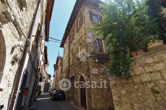 Appartamento in residenziale in Via di Corfinio 3