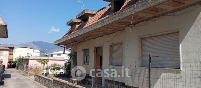Casa indipendente in residenziale in Via Petrosi 4