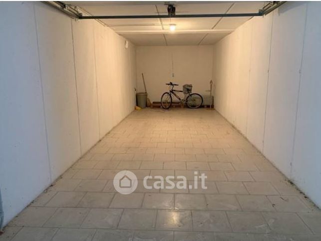 Garage/posto auto in residenziale in Viale Verona