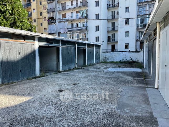 Box/posto auto in residenziale in Via Solferino 138
