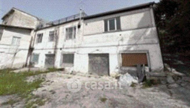 Garage/posto auto in residenziale in Via degli Alpini