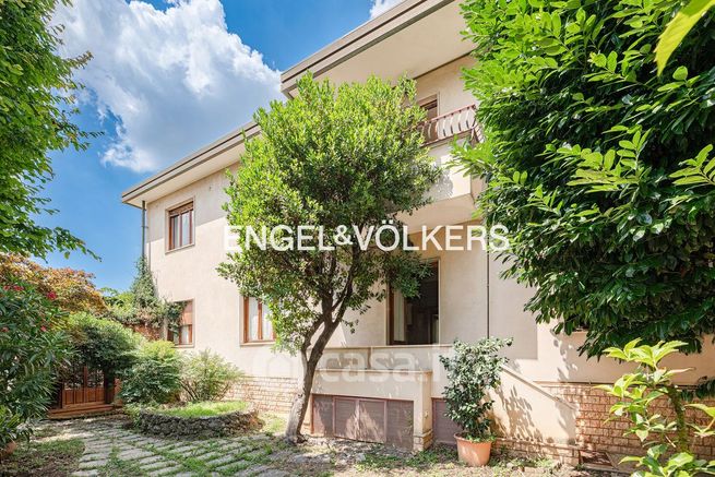 Casa bi/trifamiliare in residenziale in Via Marsala 14