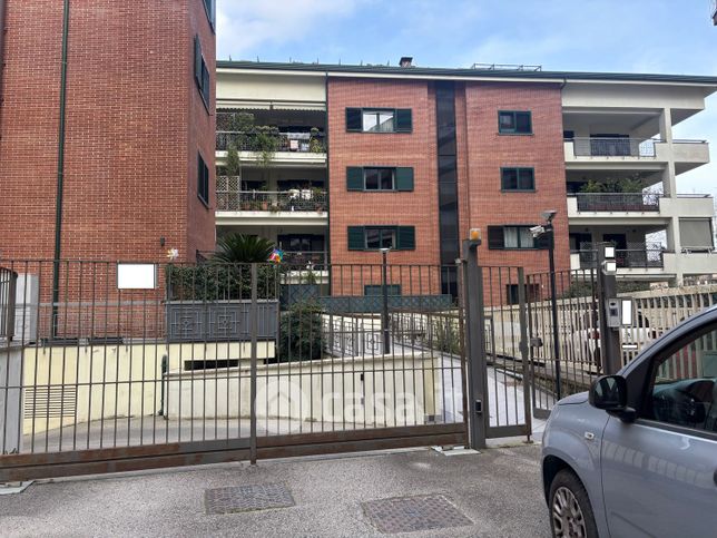 Box/posto auto in residenziale in Via Benedetto Croce 45