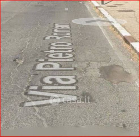 Box/posto auto in residenziale in Via Pietro Romani 43 /A