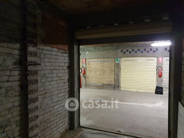 Garage/posto auto in residenziale in Corso Bernardino Telesio 60