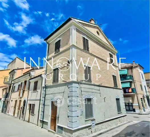 Casa indipendente in residenziale in Via C. B. Cavour
