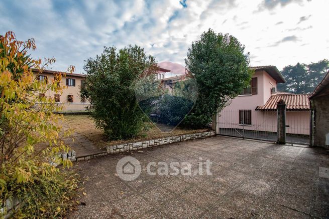 Casa indipendente in residenziale in Via Guglielmo Marconi 22