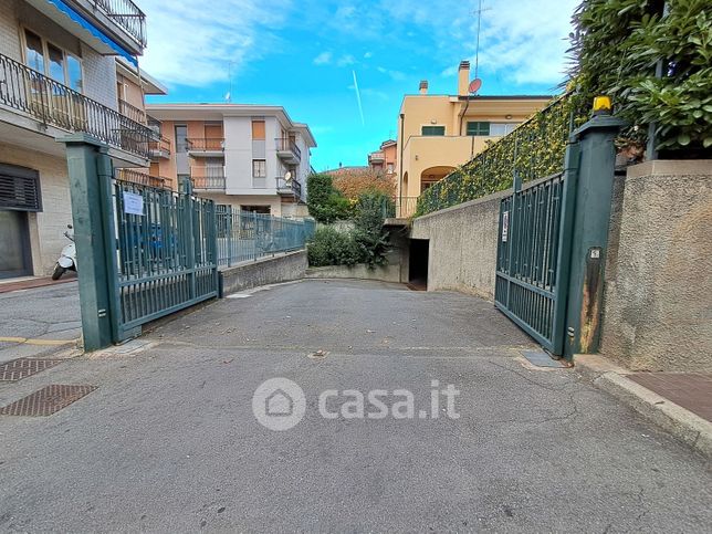 Garage/posto auto in residenziale in Via Aurelia 428