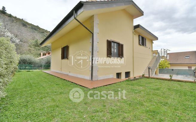 Casa indipendente in residenziale in Via Domenico Cimarosa 8