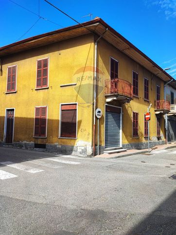 Casa indipendente in residenziale in Via R. Bertolotti 13