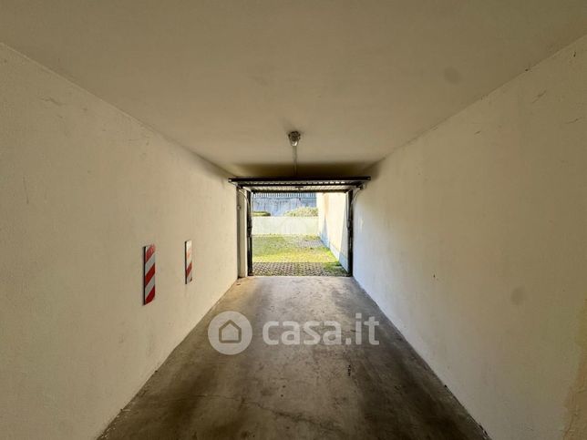Box/posto auto in residenziale in Via Galliate 25