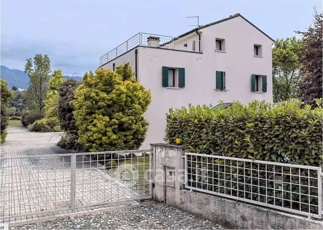 Casa indipendente in residenziale in Via Calalta 28
