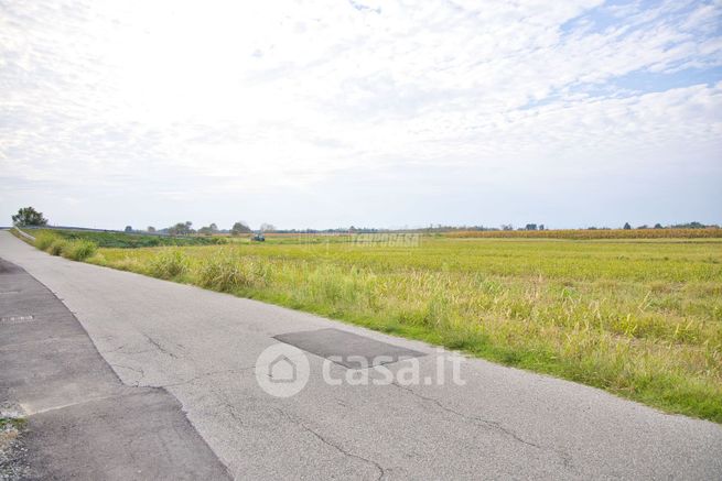 Terreno agricolo in commerciale in Via Edmondo de Amicis