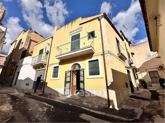Casa indipendente in residenziale in
