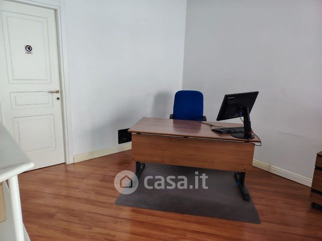 Ufficio in commerciale in