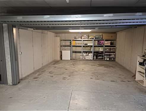 Box/posto auto in residenziale in Via Vimercate 27