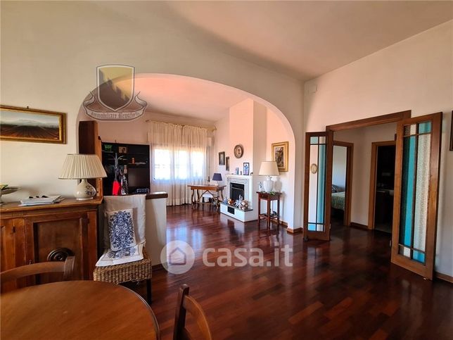 Villa in residenziale in 
