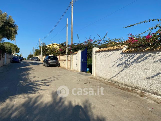 Villa in residenziale in Via della Scogliera 4