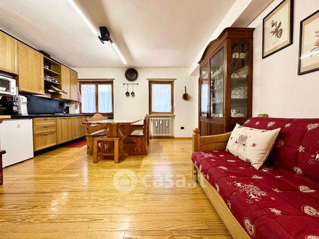 Appartamento in residenziale in Via Europa 6