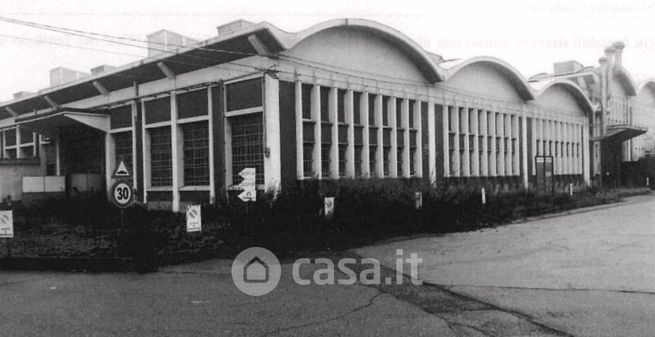 Capannone in commerciale in Strada Torino 49