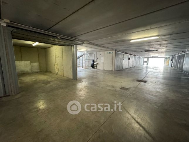 Box/posto auto in residenziale in Via Tofane 68