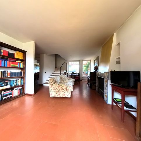 Villetta a schiera in residenziale in Via Chiantigiana 755