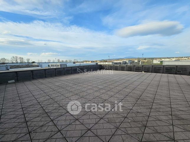 Capannone in commerciale in 