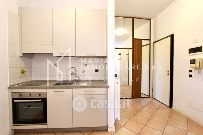 Appartamento in residenziale in Via Frassinago 35