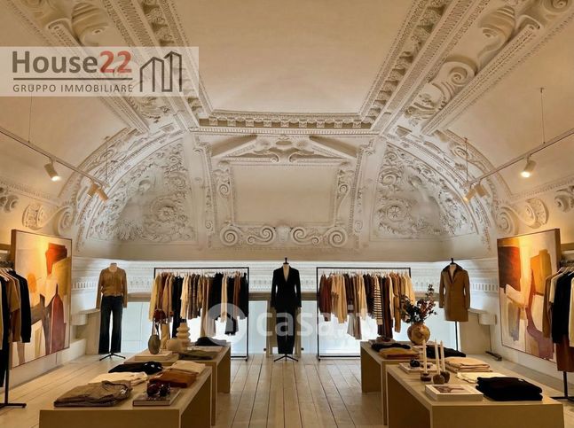 Ufficio in commerciale in 