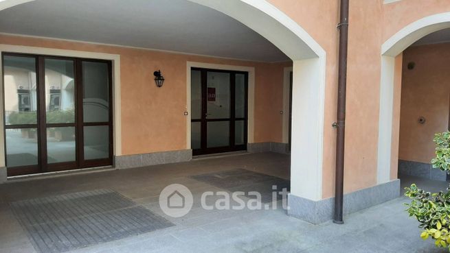 Attivitã /licenza (con o senza mura) in commerciale in Via Marcello Soleri 10