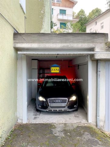 Box/posto auto in residenziale in Via Piave 28