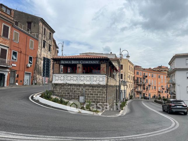 Attivitã /licenza (con o senza mura) in commerciale in Via Antonio Fratti