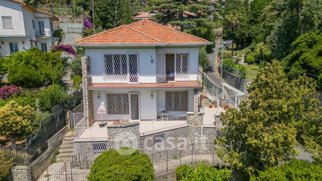 Villa in residenziale in Via Conca Verde 1