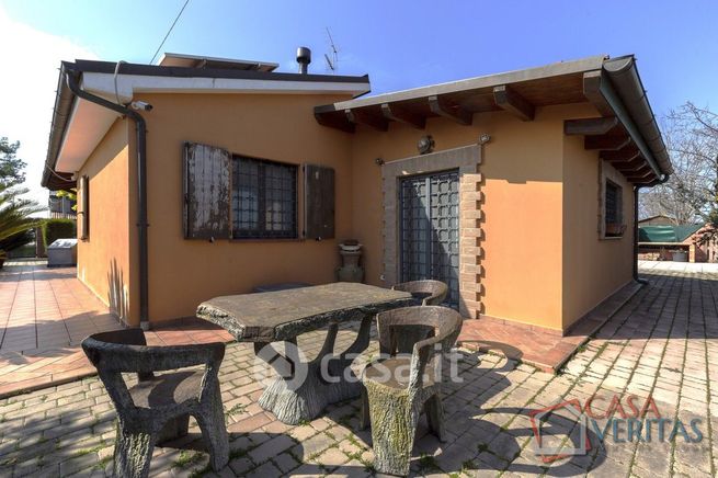 Casa indipendente in residenziale in
