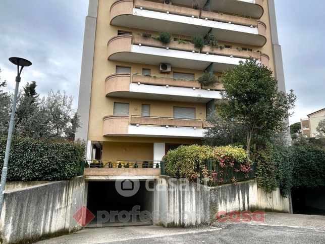 Garage/posto auto in residenziale in Via Giovanni Giolitti