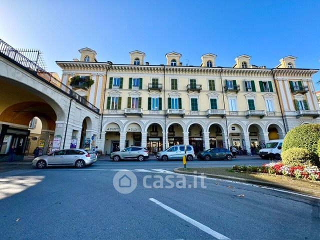 Ufficio in commerciale in Piazza Tancredi Galimberti