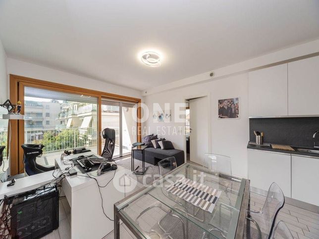 Appartamento in residenziale in Via Flavio Gioia 35
