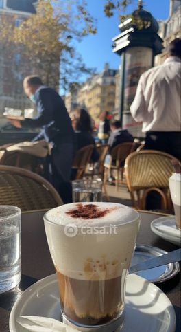 Attivitã /licenza (con o senza mura) in commerciale in Corso Francia