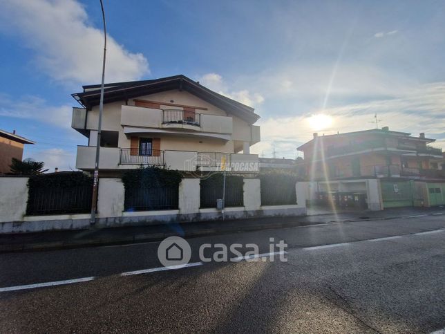 Garage/posto auto in residenziale in Via Leonardo da Vinci 7