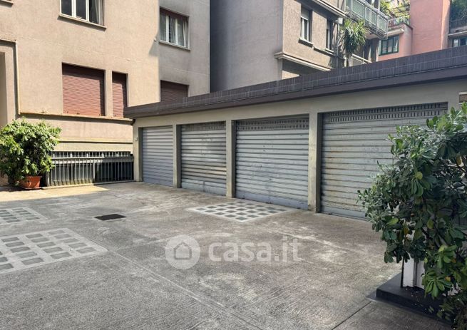 Box/posto auto in residenziale in Via Giovanni Battista Piranesi 35