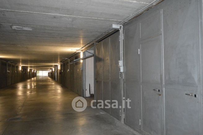 Box/posto auto in residenziale in Via Guglielmo Oberdan 15