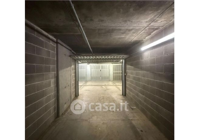 Box/posto auto in residenziale in Via Donato Somma 42