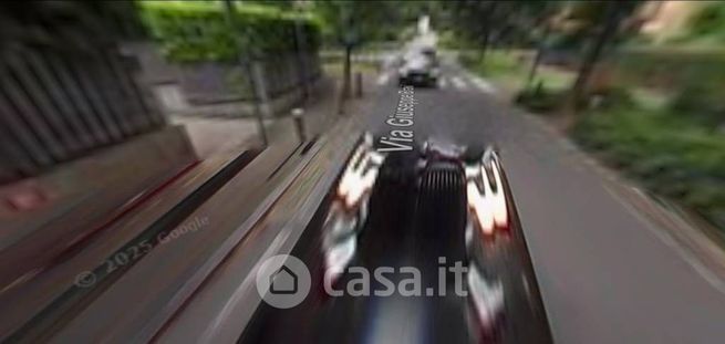 Box/posto auto in residenziale in Via Bravi 29 /B