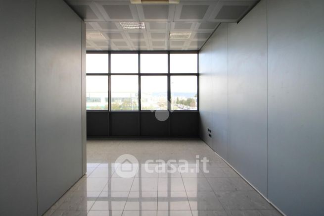 Ufficio in commerciale in Via Gioacchino Volpe 126