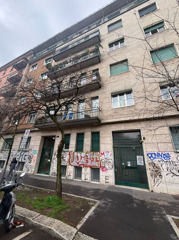 Ufficio in commerciale in Via Andrea Maria AmpÃ¨re 11