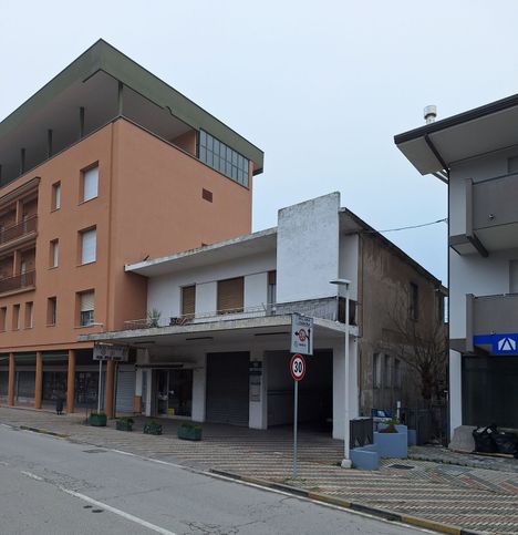 Appartamento in residenziale in Via Alfredo Panzini 18