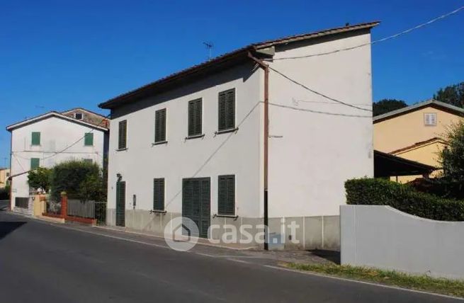 Casa indipendente in residenziale in Via Pisana