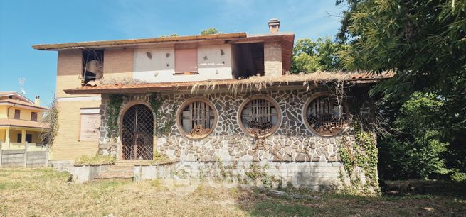 Casa indipendente in residenziale in Via Colle Fontana 55